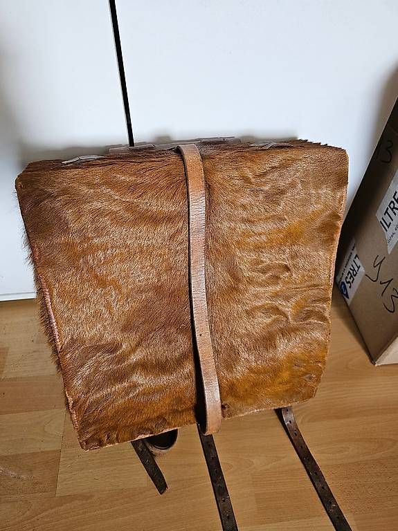 Zaini: Sac militaire peau vache – Usato da La Chaux-de-Fonds venduto da Naosu