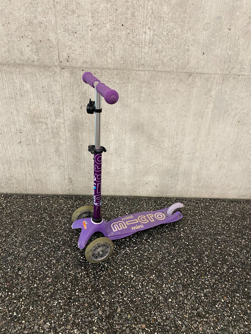 Micro Kickboard: Micro Mini Trotti Purple – Gebraucht aus Zürich von fbo24