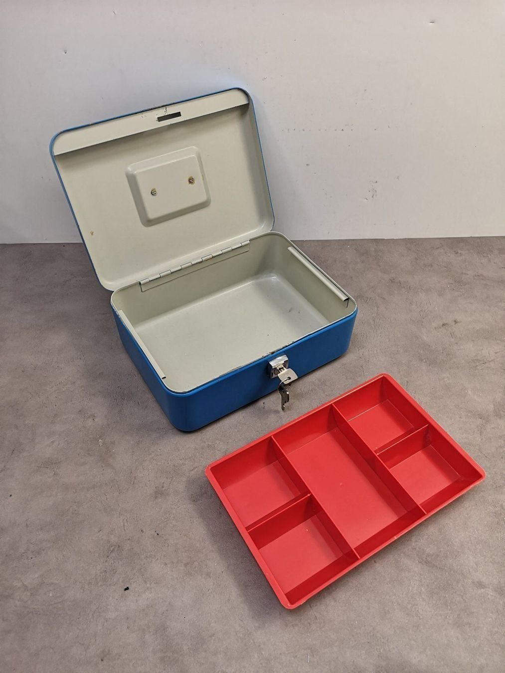 Registratore di cassa: Vintage Geldkassette blau 70er. – Usato da Nottwil venduto da Wondewa-Shop 3