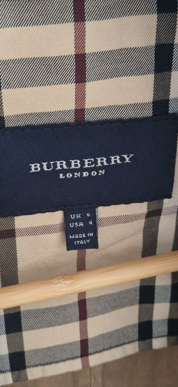 Burberry Cappotti: Trenchcoat Burberry – Usato da Winterthur venduto da Tulipane 3
