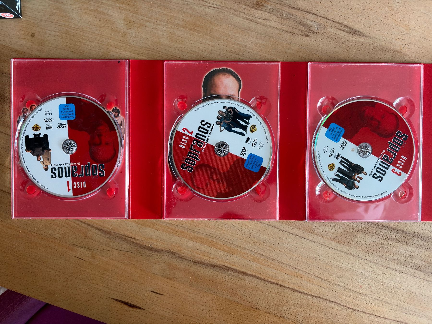 Tous les DVDs: Die Sopranos Staffel 1 – D'occasion à Hombrechtikon par Dokmasa 3