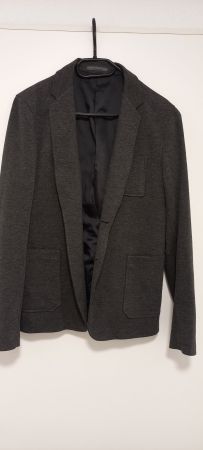 Herrensakko von Calvin Klein in elegantem Grau.