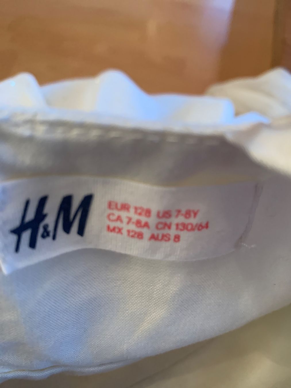 H&M Kleider & Röcke: Jolie robe de fête -  taille 128 – Gebraucht aus MEYRIN von Gwendo10 2