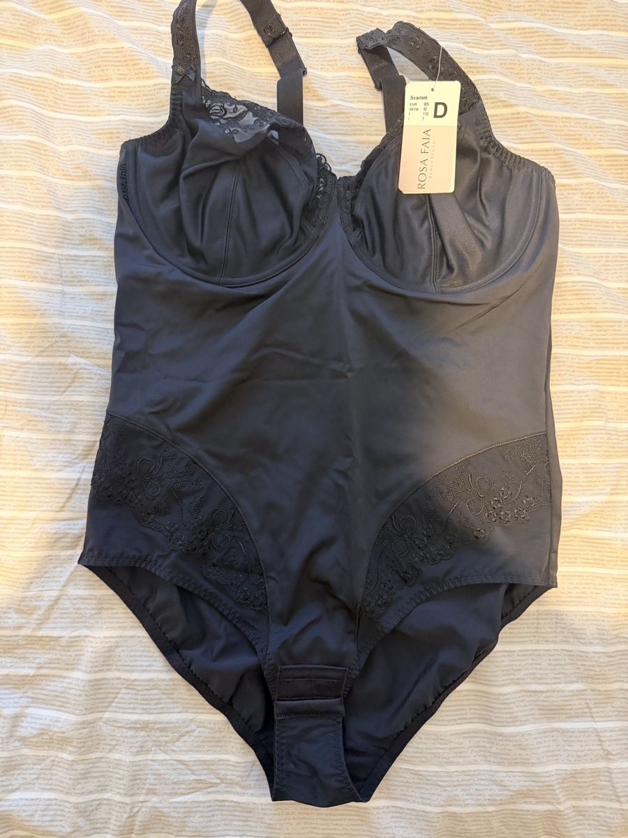 Triumph Altra biancheria intima: Schwarzer Spitzen-Body Gr. 40/42 formend, neuwertig – Nuovo e nell'imballaggio originale da Lauerz venduto da ant_5h95 2