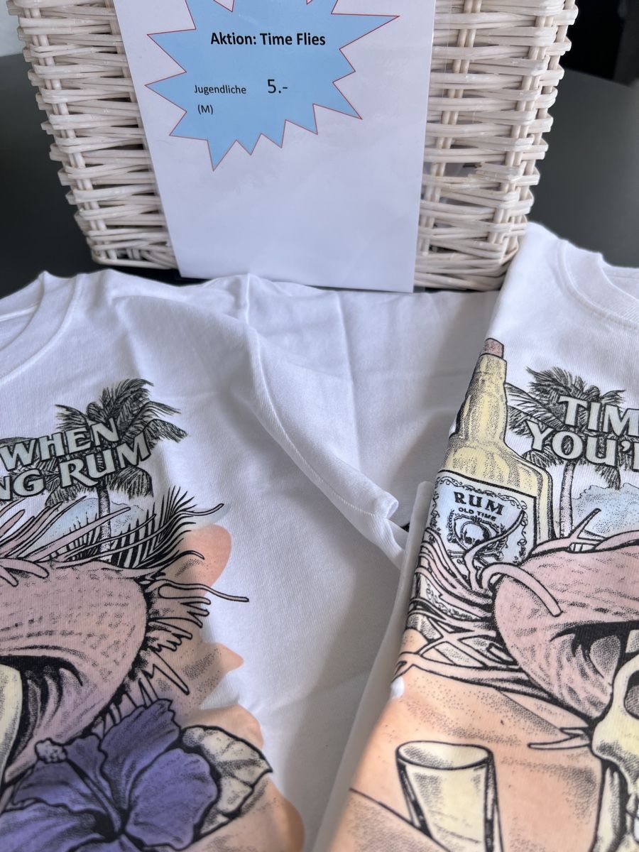 T-shirt: Magic T-Shirt "Time Flies When You're Having Rum" Gr. L – Nuovo (secondo la descrizione) da Rothrist venduto da Digibobi 2