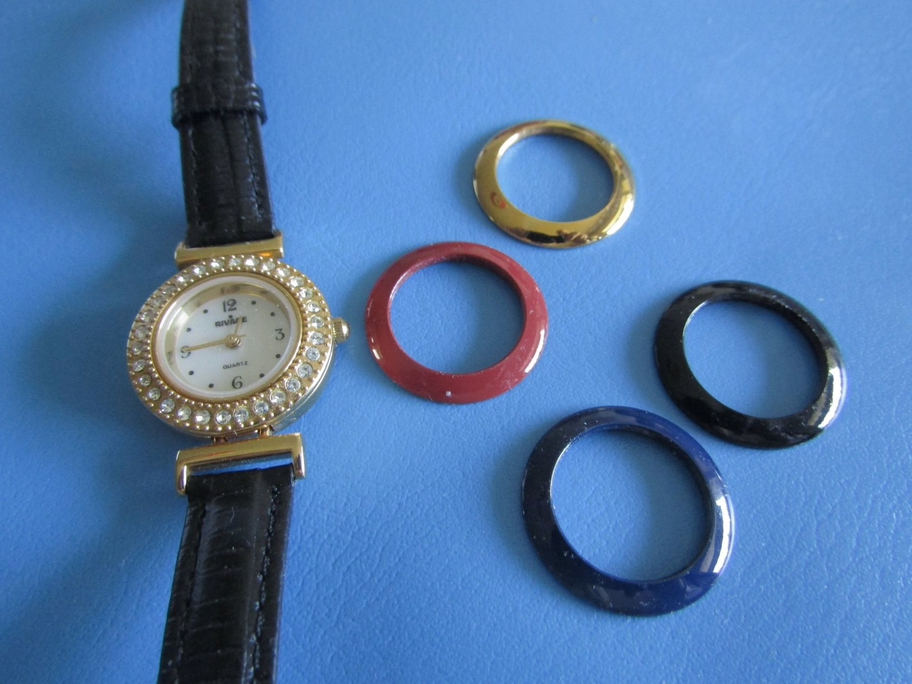 Orologi: coffret neuf  4 montres en une – Nuovo e nell'imballaggio originale da Delémont venduto da mamygateau 3