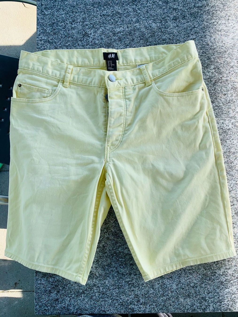H&M Pantaloni: Bermuda Shorts kurze Hose Herren 30 – Usato da Auenstein venduto da mar_8mxd