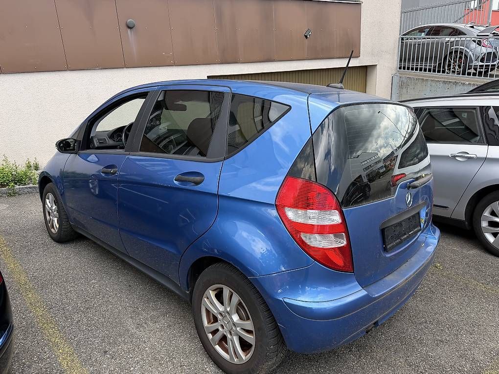 Autos: Mercedes A150 – D'occasion à Dübendorf par Luis-330