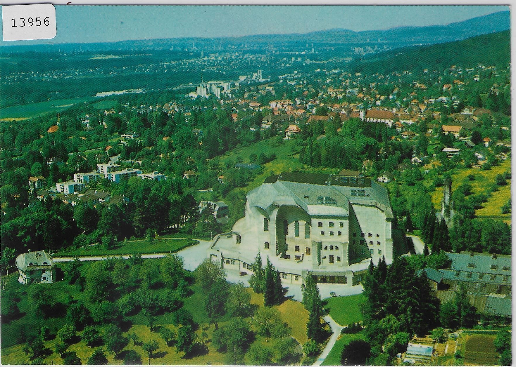 Cartoline postali: Flugaufnahme Goetheanum Dornach SO – Usato da Ettingen venduto da Kartenplanet