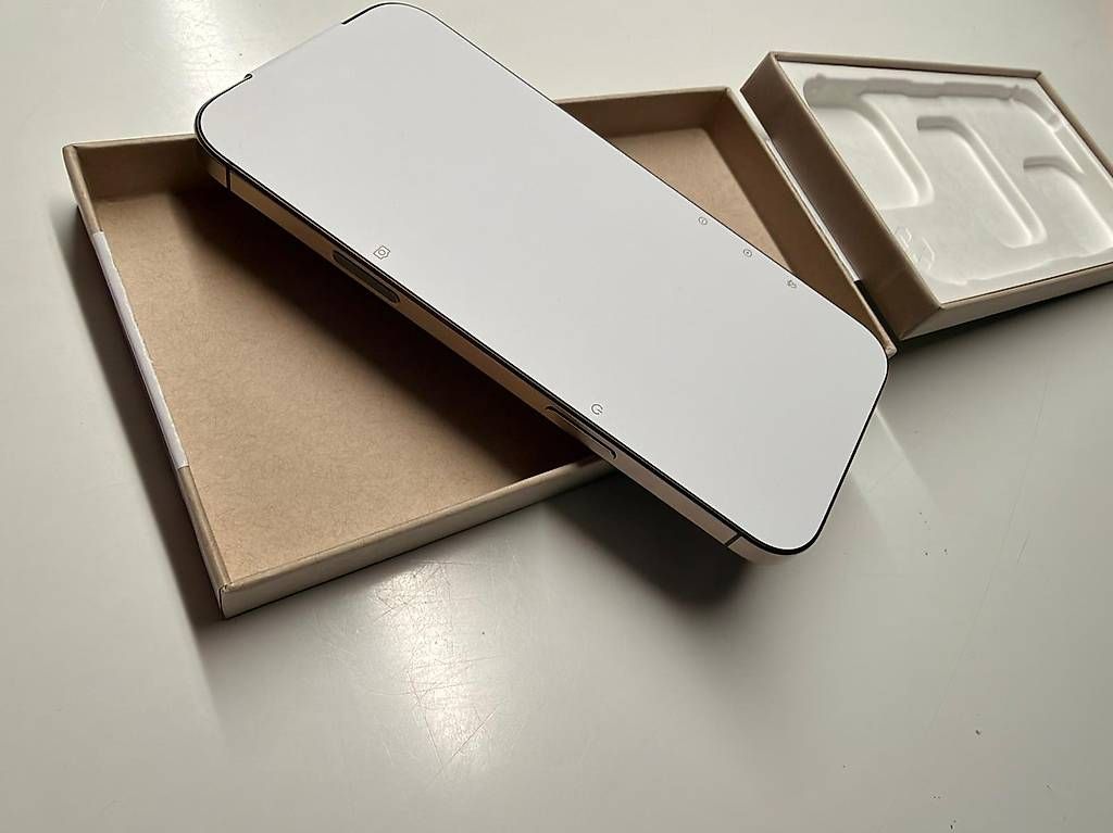 Telefoni cellulari / Smartphones: Iphone 16 Pro Max 1TB (Desert Titanium) – Nuovo e nell'imballaggio originale da Pfaffhausen venduto da nay_86kq 1