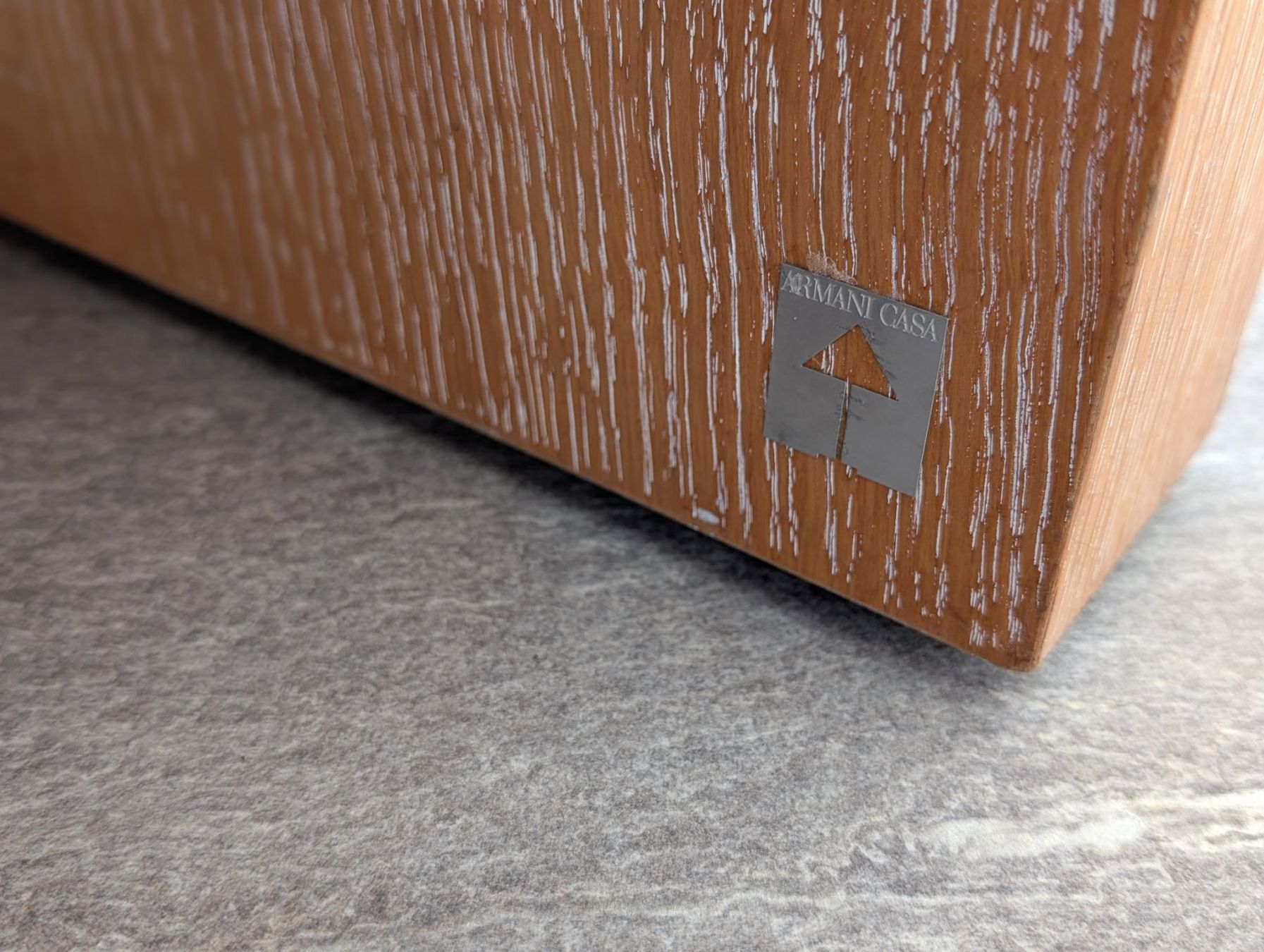 Armani Tische: ARMANI CASA Wasserfall Couchtisch – Gebraucht aus Rotkreuz von CRLNSC 1
