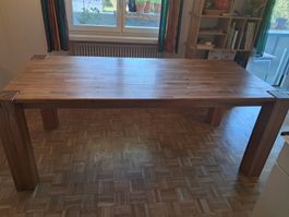 Esstisch aus Holz