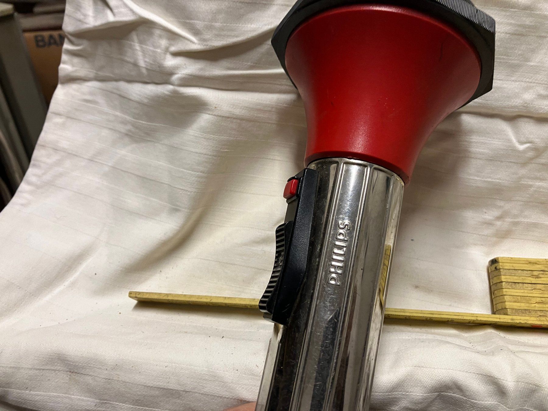 Lampade: Stabtaschenlampe metall Text lesen – Usato da Pfäffikon ZH venduto da Einarrolf 3