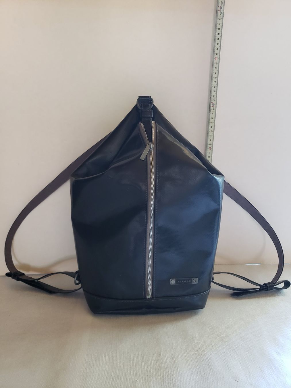 Freitag Rucksäcke: Freitag Woolf, Rucksack, Reference R123, schwarz – Gebraucht aus Loveresse von Gloveresse