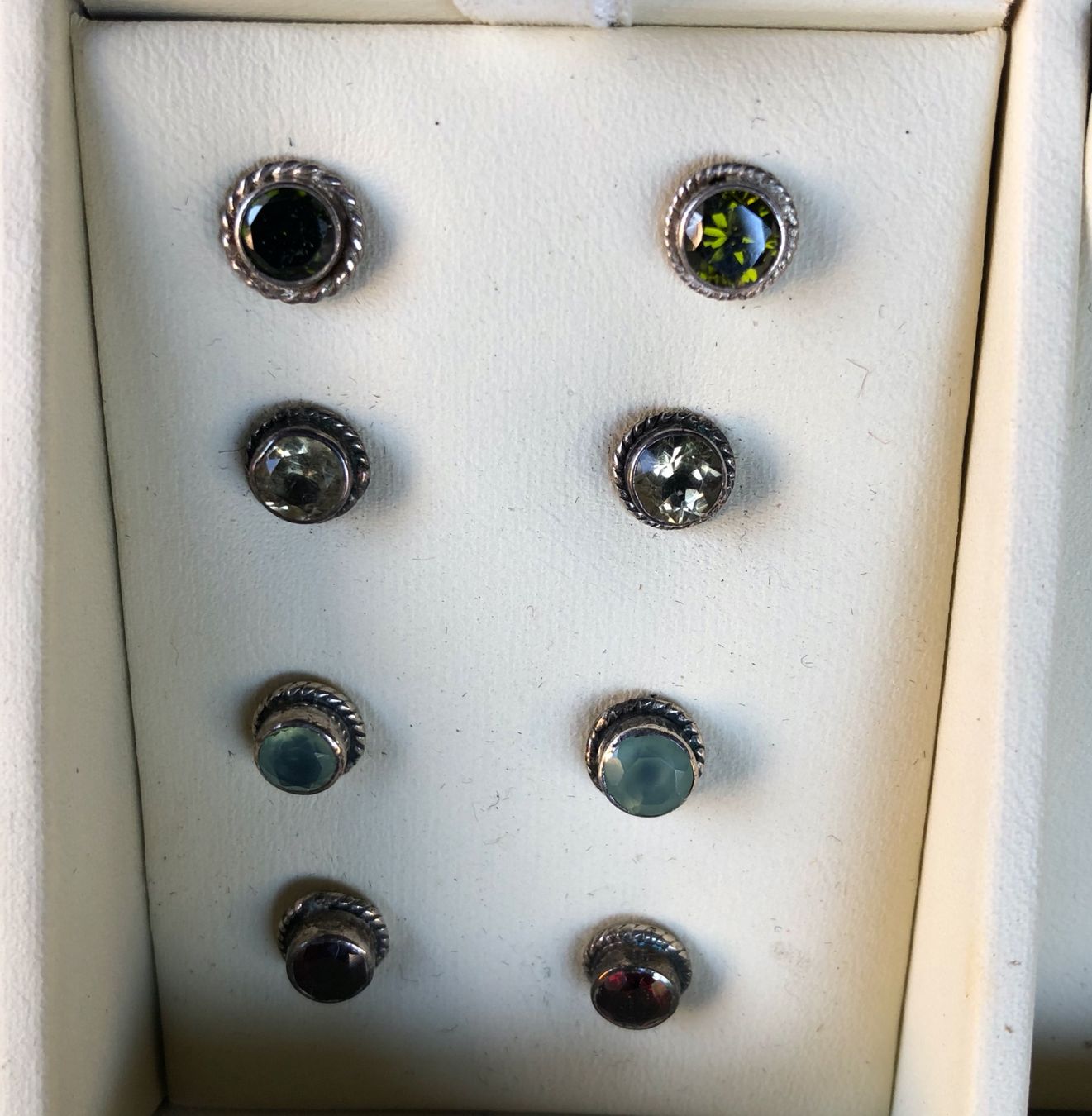 Altri gioielli: 32Paar wunderschöne Ohrstecker Silber mit echten Edelsteinen – Nuovo e nell'imballaggio originale da Ittenthal venduto da Hwaggis 7