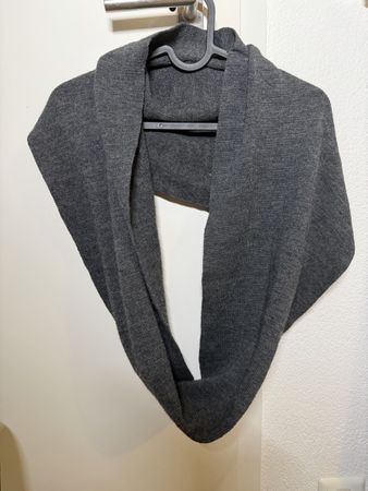 Weicher grauer Schal // Soft grey scarf