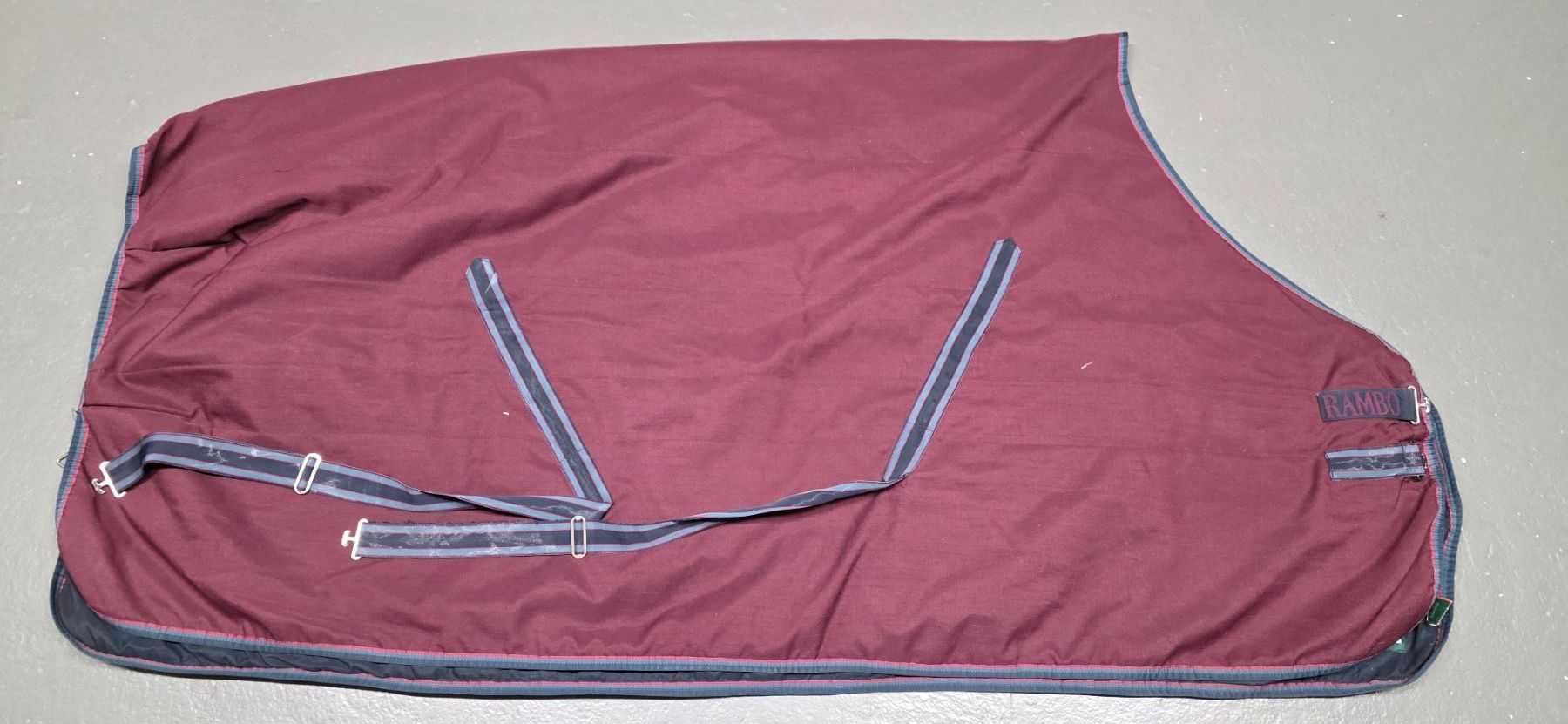 Coperte: Horseware Stalldecke 1.40cm (100g) – Usato da Hörhausen venduto da Siipine