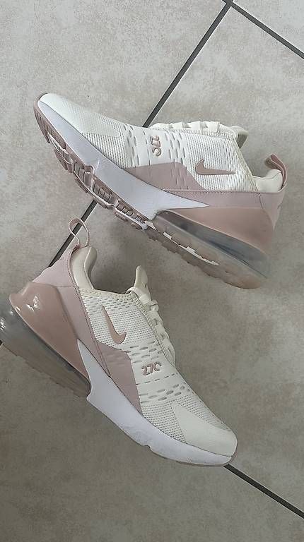 Scarpe da donna: Nike Schuhe – Usato da Niederbipp venduto da mic_8pws 1