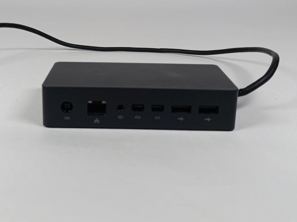 Microsoft Docking station: Docking station 1661 + alimentation pour Microsoft – Usato da Thielle venduto da Plusvalue_Neuchatel 2