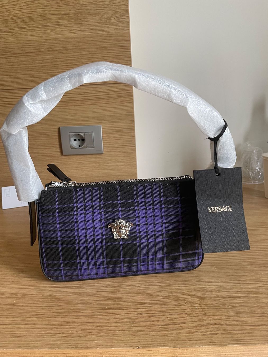 Versace Taschen für Damen: Neue Versace Tasche – Neu und originalverpackt aus Bern von Ciacaprione 2
