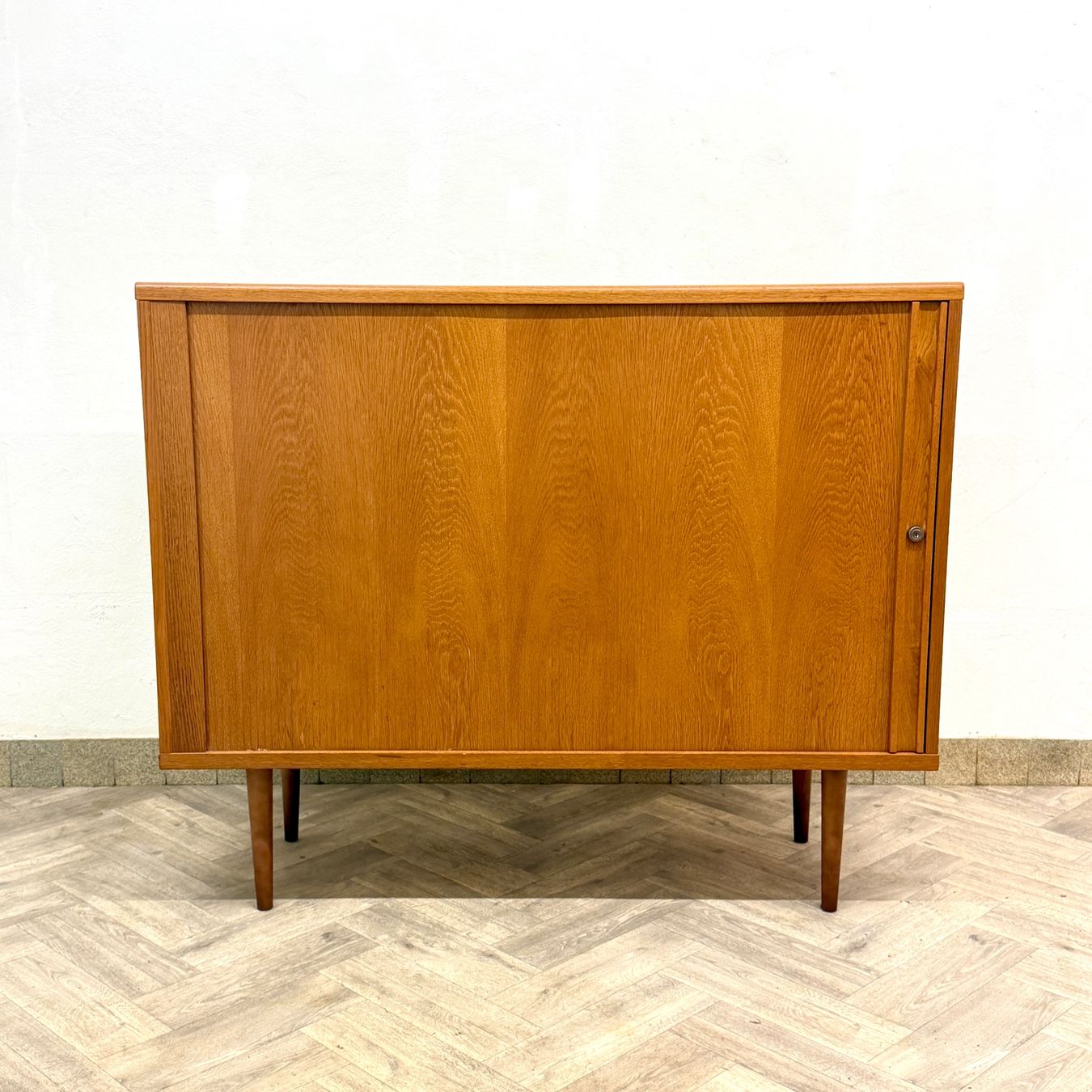 Cassettiere: Mid Century Sideboard mit Tambour-Doors ab 1.00CHF – Usato da basel venduto da vintory.ch 4