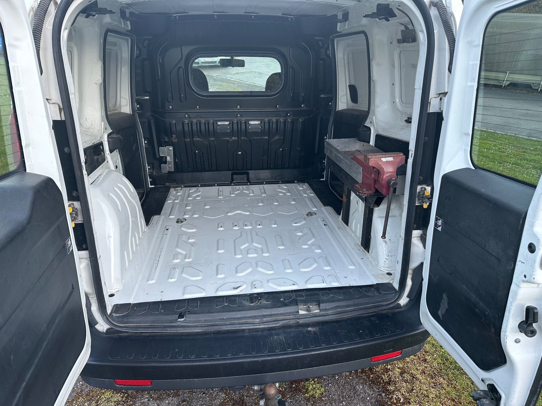 Opel Veicoli commerciali: *****Opel Combo D 1.4 CNG ***** – Usato da St.Gallen venduto da maxi1979 4