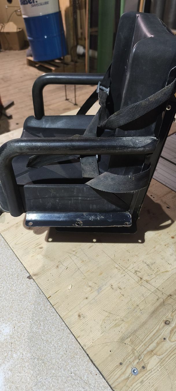 Seggiolini per auto: Zu verkaufen: Gebrauchter Traktor-Kindersitz ,,Viktor" mit e – Usato da Weissenstein venduto da Skidoo01 4