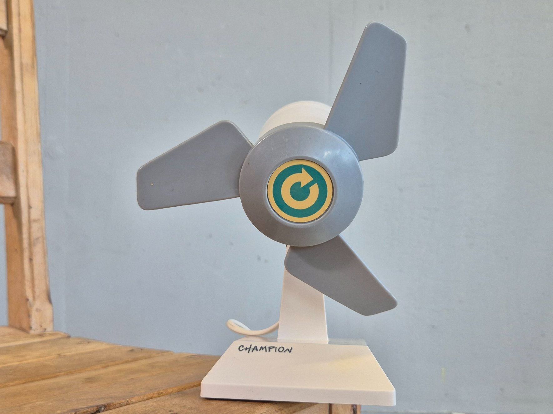 Ventilateurs: 70s Tischventilator Champion Novalco AG Ventilator – D'occasion à Nottwil par Wondewa-Shop