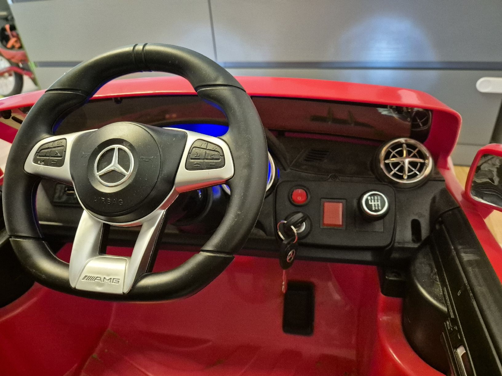 Véhicules pour enfants: Elektrisches Auto für Kinder – D'occasion à Arni AG par milchonka 5