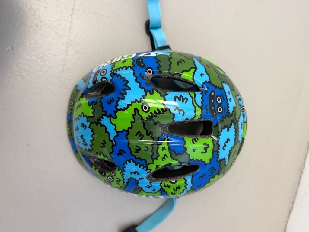 Helme: Fahrradhelm 45-49 – Gebraucht aus Bubendorf von glitchCat