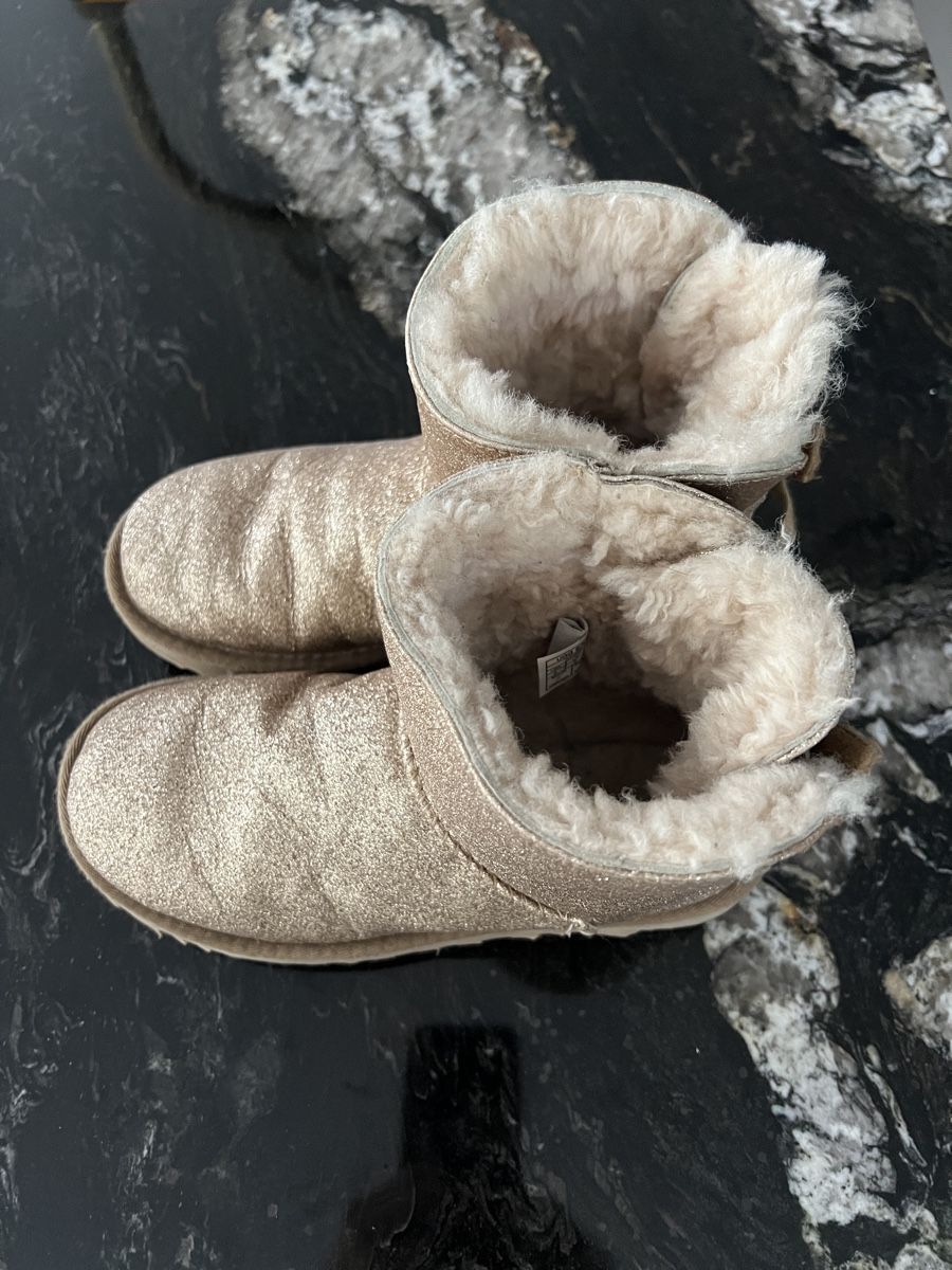 Ugg Scarpe per ragazze: UGG Schuhe Grösse 36 – Usato da Hettenschwil venduto da Lilifee12 1