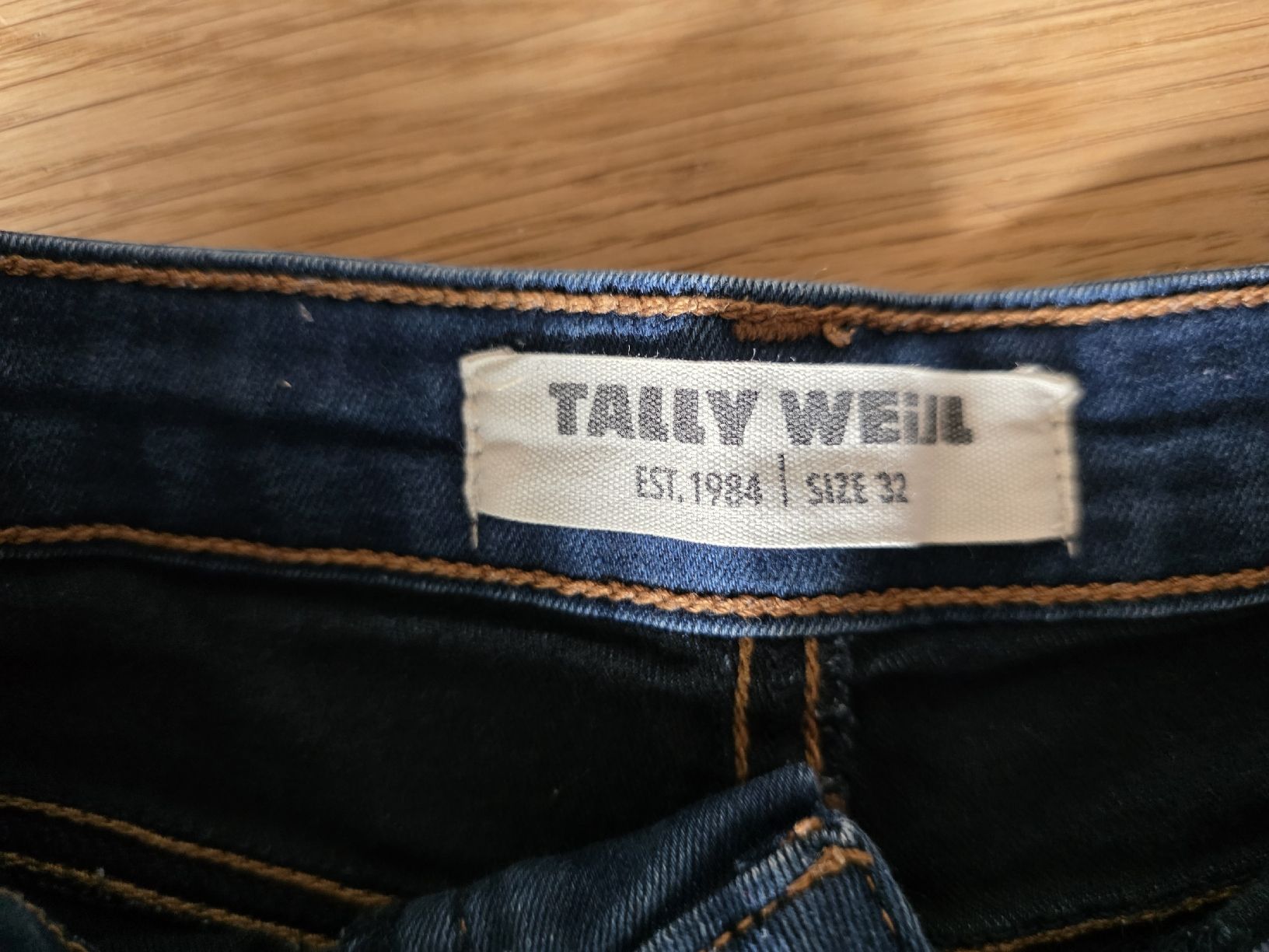 Jeans: Jeans Short Tally Weijl Grösse 32 – Usato da Altstätten SG venduto da Carrybones 2