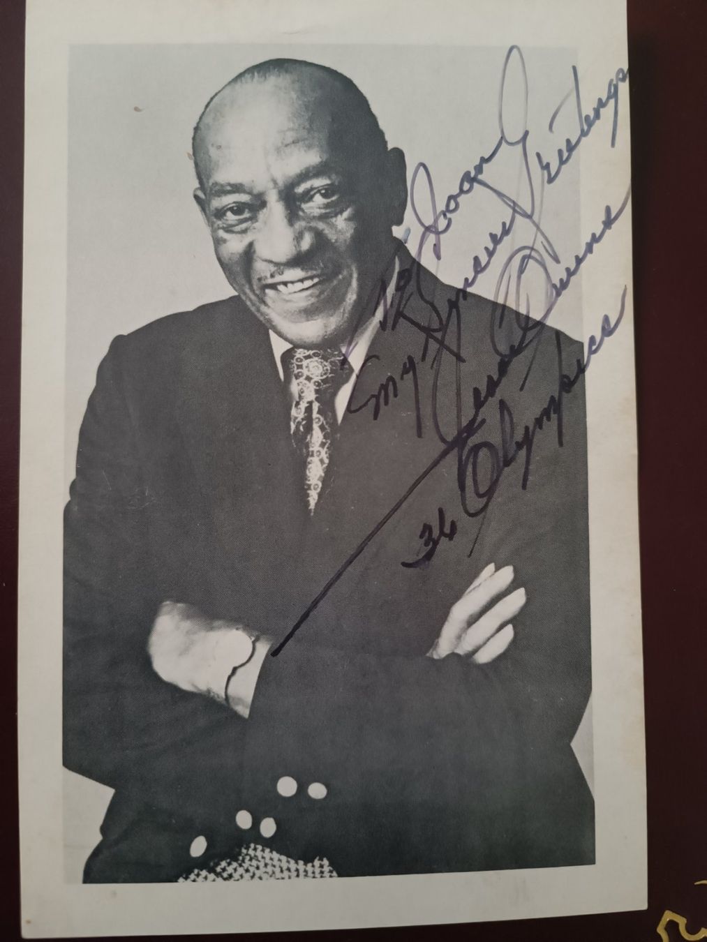 Autografi: Jesse Owens - Olympia Gold 1936 – Usato da Menziken venduto da Artographs