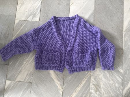 Lilac Strickjacke, neuwertig, Gr. TU, perfekt für den Frühli