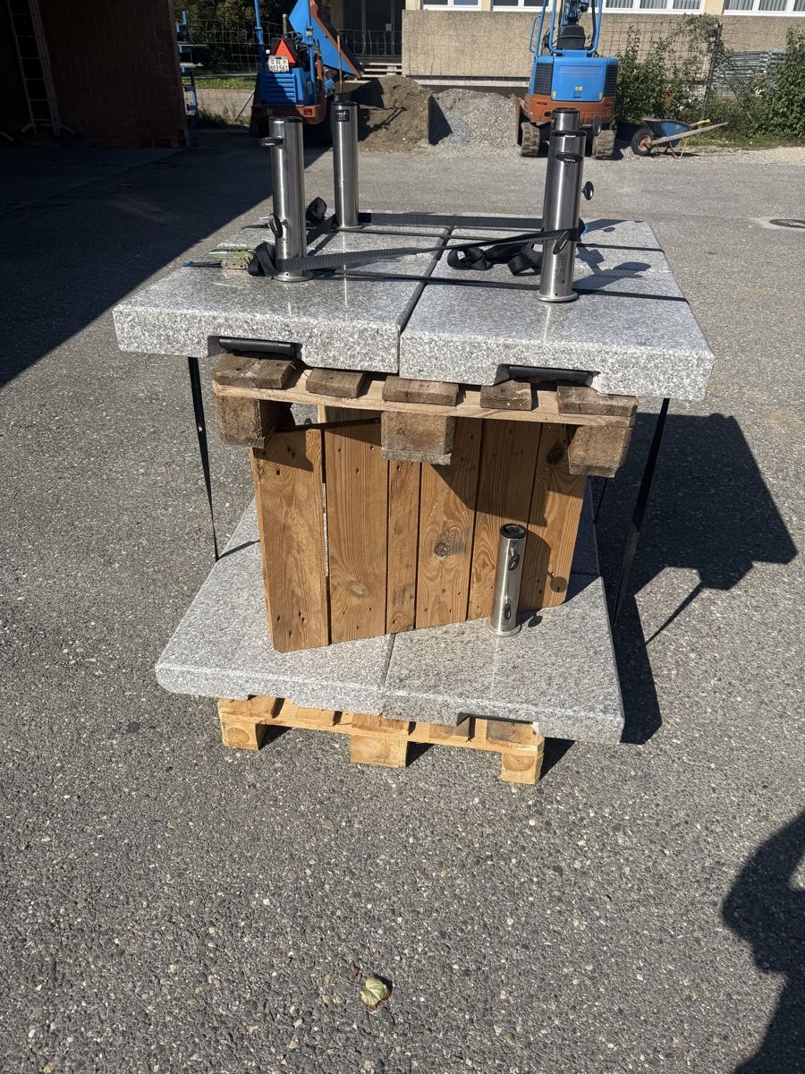 Ombrelloni: Schirmständer 70kg Doppler – Usato da Lyss venduto da Nach-Bar 2