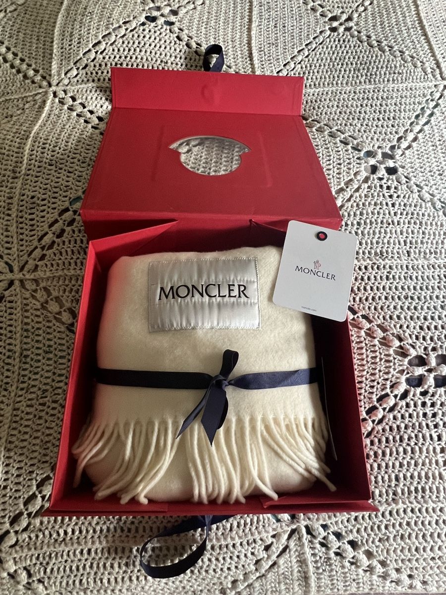 Moncler Foulard & Sciarpe: MONCLER Schal weiss – Nuovo e nell'imballaggio originale da Meilen venduto da Philin8037 1