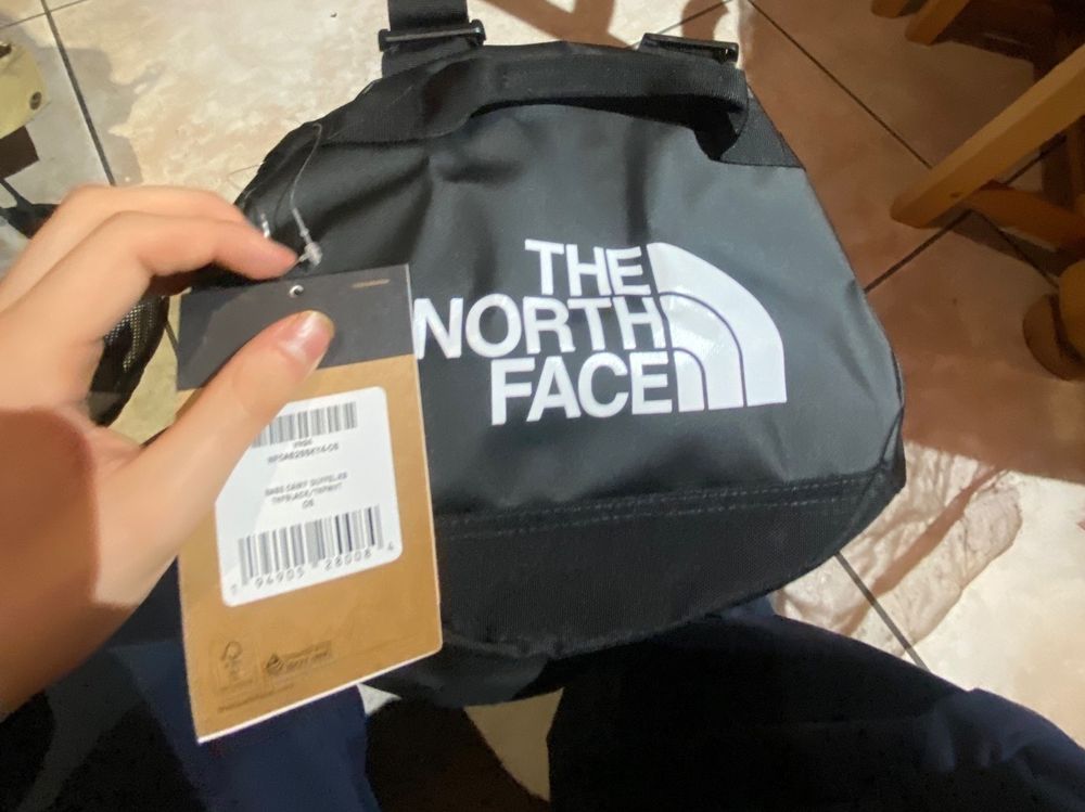 New duffel bag North Face with tag never used Kaufen auf Ricardo