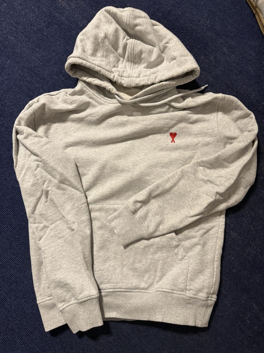 Pulls & Sweat-shirts: Ami Paris Hoodie – D'occasion à Obersteckholz par aureljonas