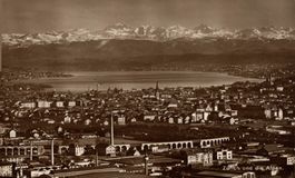 Zürich und die Alpen