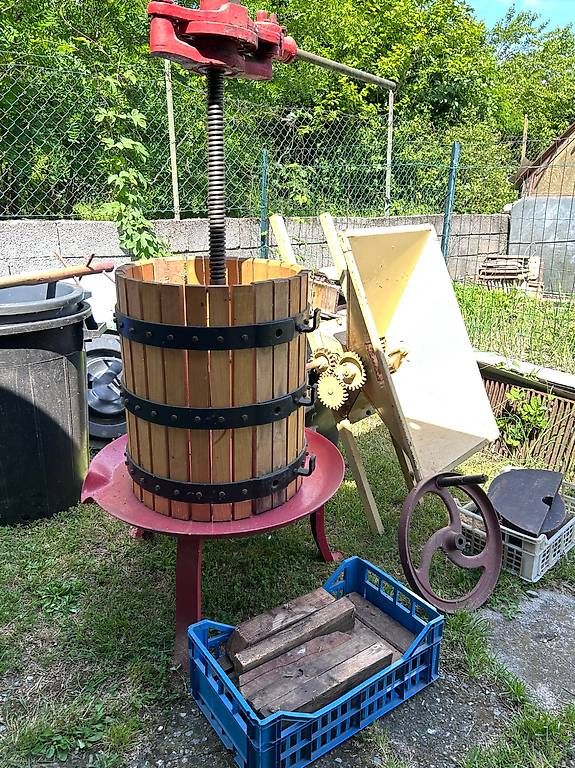 Tutti gli attrezzi: Materiale per fare il vino – Usato da Stabio venduto da Anjeli777