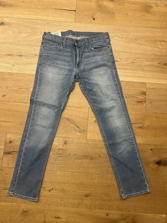Hollister 32x30