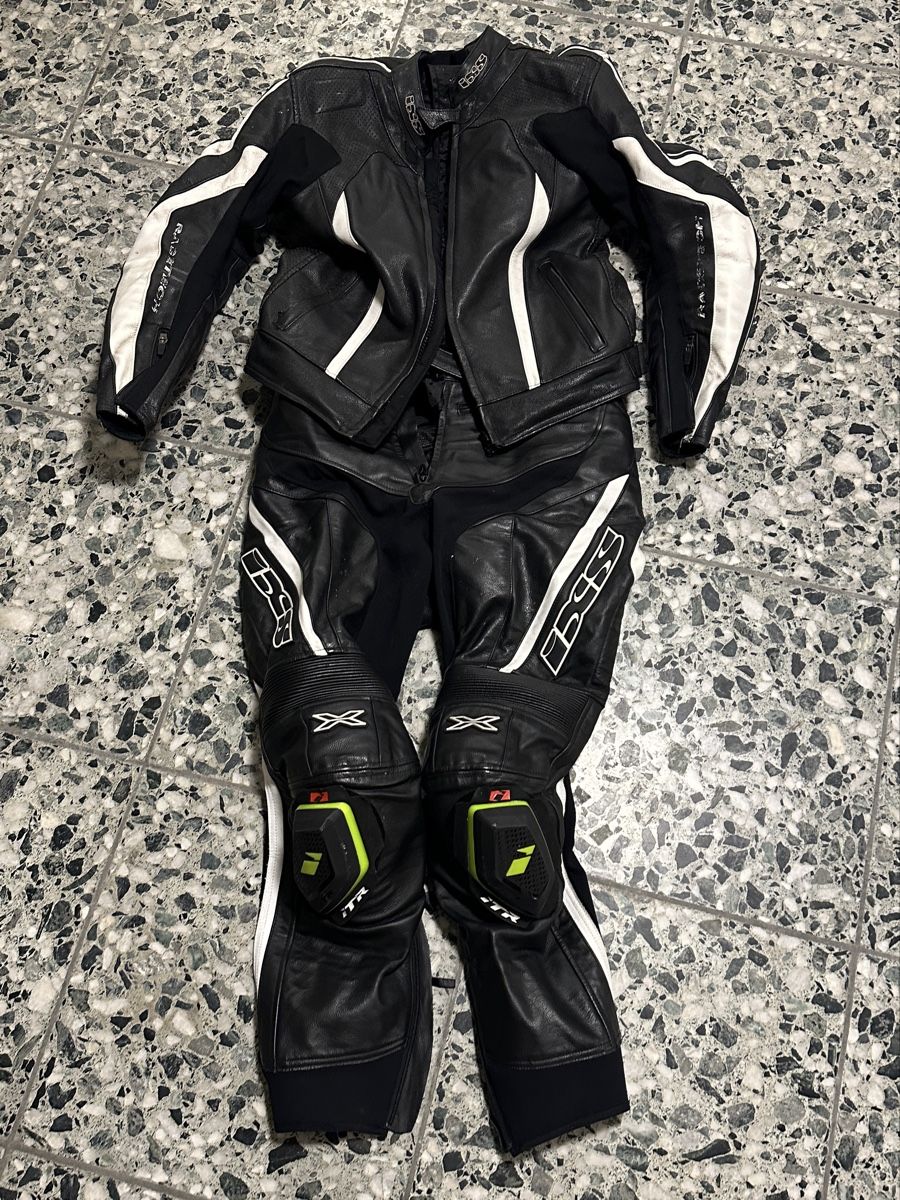IXS Anzüge: IXS Motorcycle Leather Suit Black White EU Size 50 – Gebraucht aus Zollikon von Rapha8006