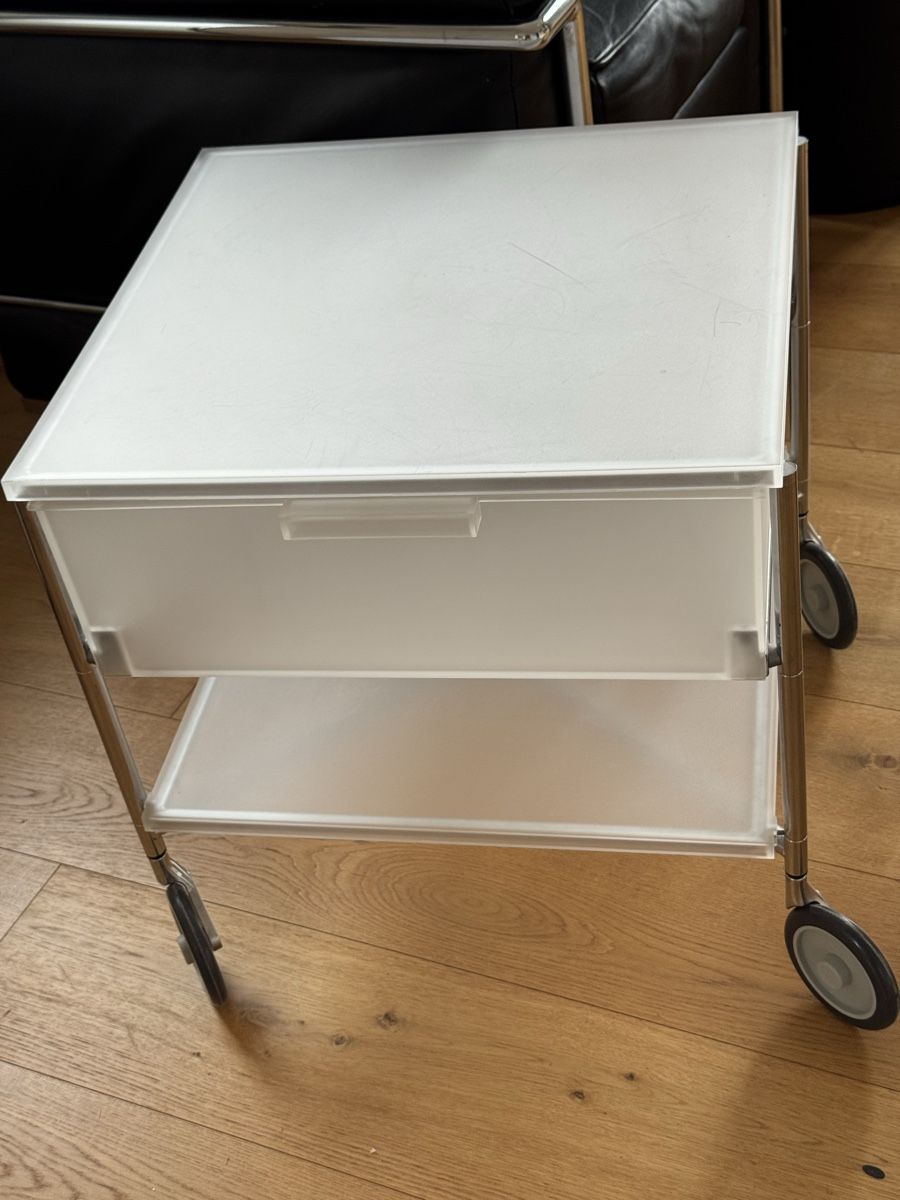 Kartell Banconi: Kartell Mobilwagen – Usato da Regensdorf venduto da Rina49 4