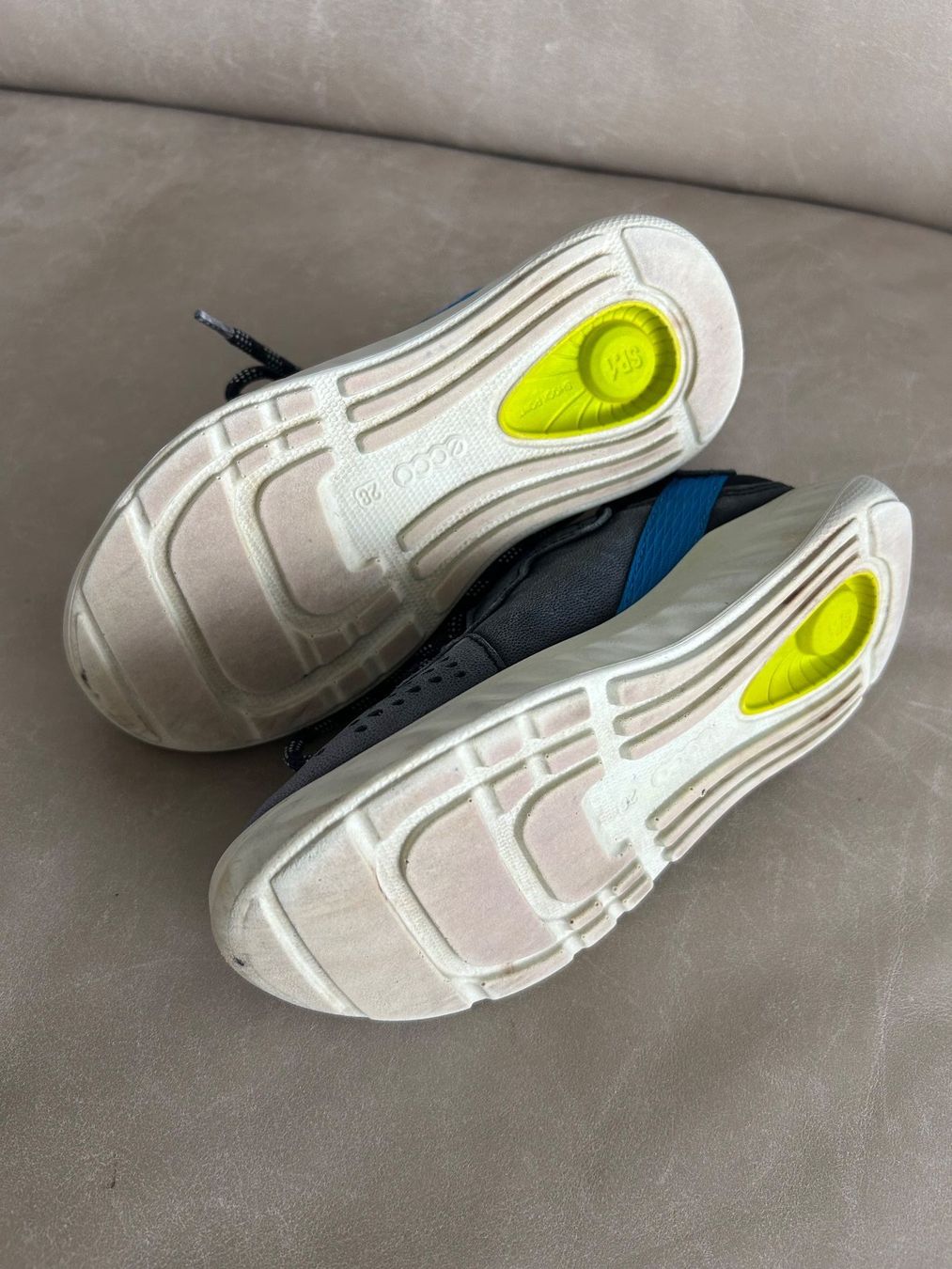 Ecco Scarpe per ragazzi: Ecco Turnschuhe Gr. 28, top Zustand – Usato da Wädenswil venduto da LS777 4