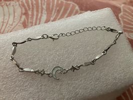 Elegantes silberfarbenes Armband mit Halbmond &Strasssteinen