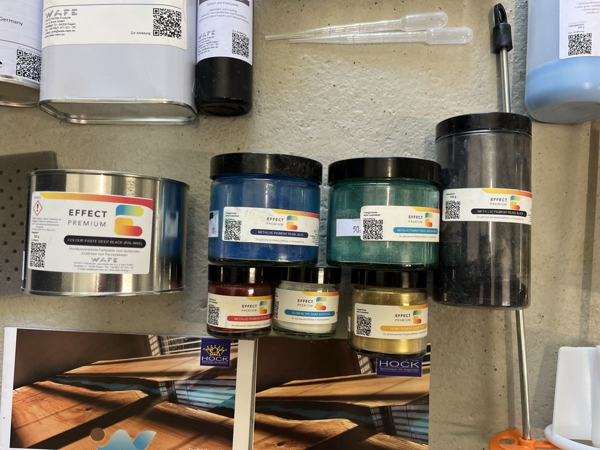 Bastelsets: Epoxidharz mit Zubehör und Formen – Gebraucht aus Affoltern im Emmental von Zougg 7