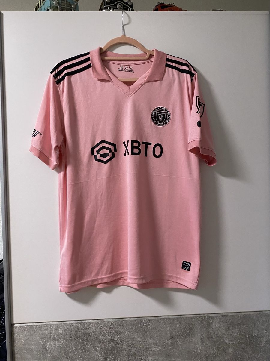 Inter Miami Canottiere & Pantaloni: Messi Inter Miami Trikot – Usato da Rechthalten venduto da Stephi_03