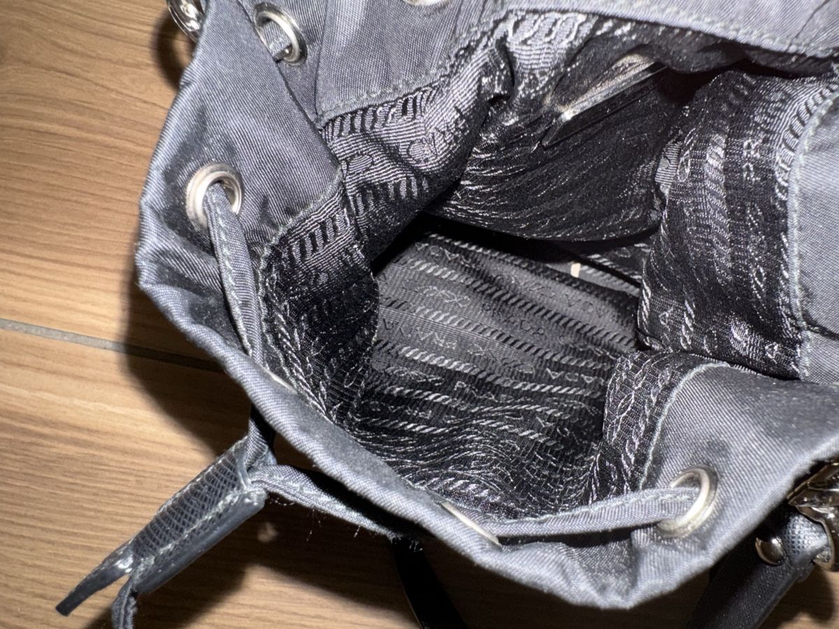 Prada Taschen für Damen: PRADA Bucket Bag aus Nylon Damen – Neu (gemäss Beschreibung) aus Zürich von iva_c9dw 7