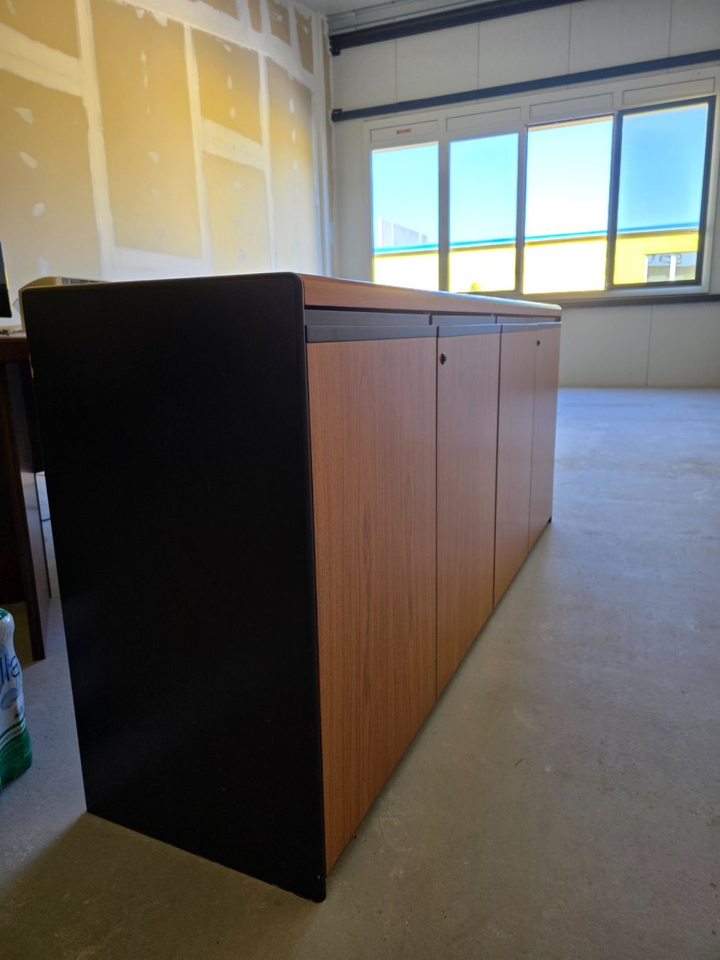Cassettiere: Büro SideBoard  (sep. inserat Sitzungstisch lang oder rund) – Usato da Niederbuchsiten venduto da joe2065