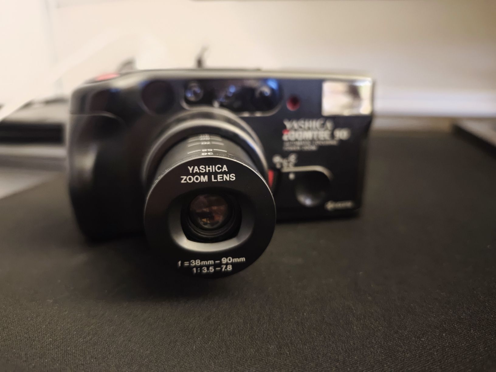 Yashica Fotocamera: Yashica Zoomtec 90 – Usato da Zürich venduto da Sellsgoodman